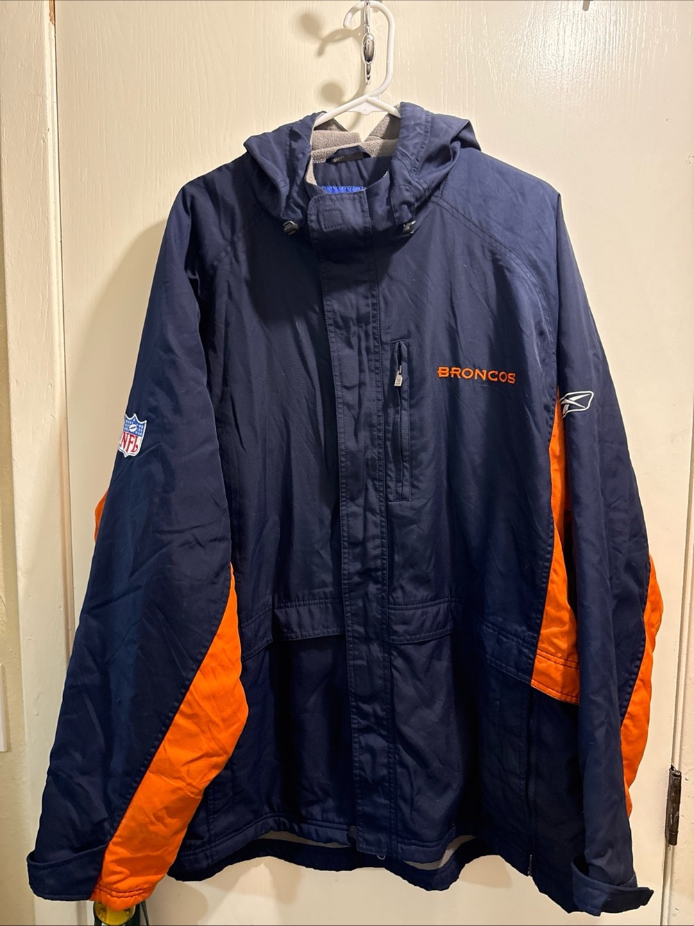 Vtg 90s Parka Team Apparel On Field XL 
NFL Broncos Navy and Orange Hooded